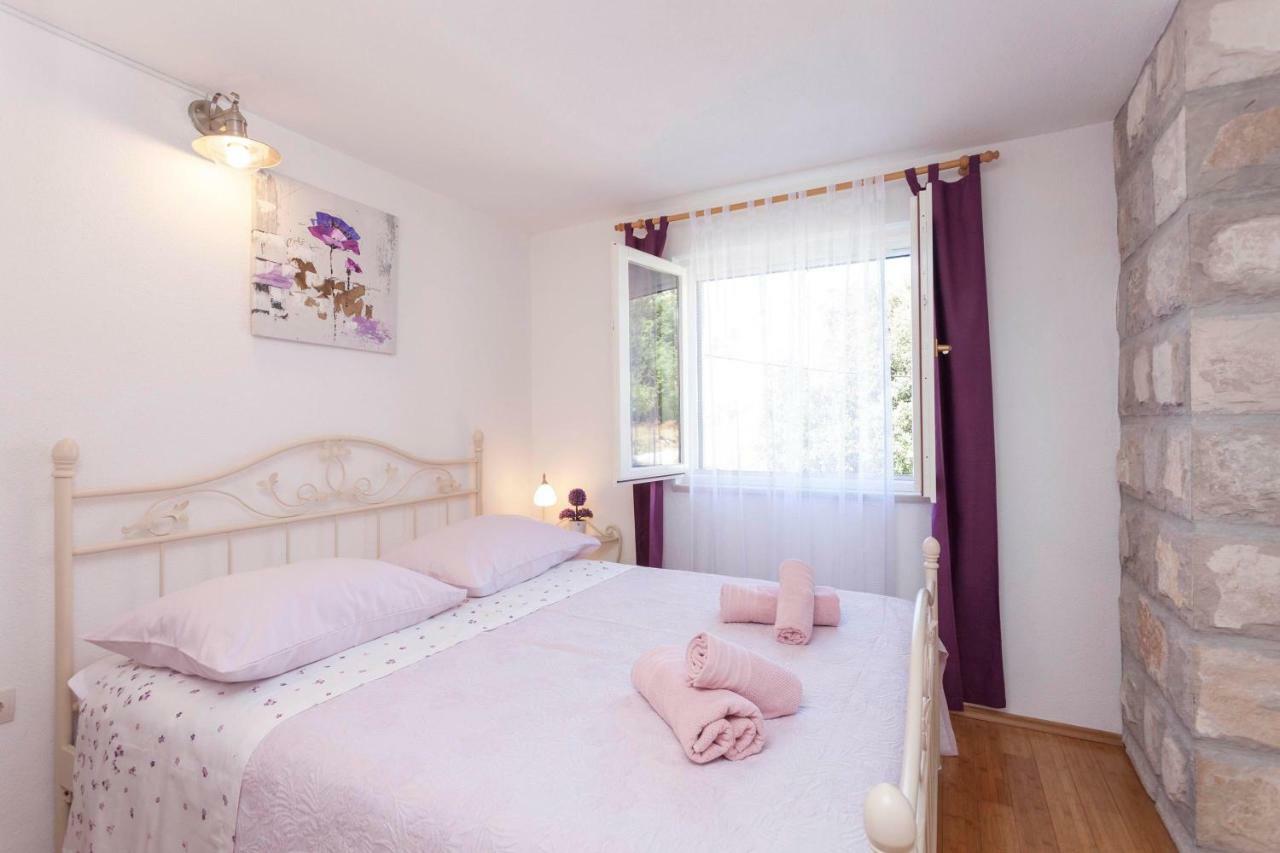 Holiday Home Lavanda Grubisic Tucepi Luaran gambar