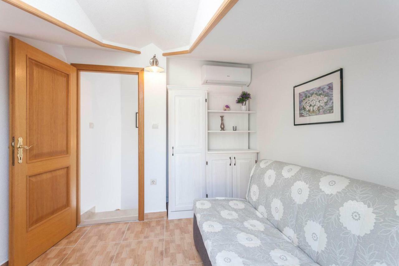 Holiday Home Lavanda Grubisic Tucepi Luaran gambar
