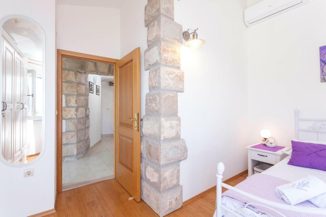 Holiday Home Lavanda Grubisic Tucepi Luaran gambar